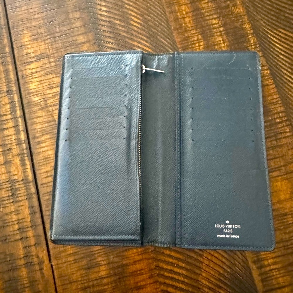 Louis Vuitton
Louis Vuitton Brazza wallet - Picture 17 of 17